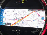 ●純正ナビ:一体感のあるナビは、高級感ある車内を演出してくれます。Bluetooth再生などオーディオ機能も充実しておりますので、運転もより楽しめます♪