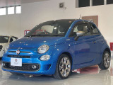 凹みや目立つ傷はなく、塗装面の平滑性が高い。Blue Italy の色味が最も美しく見える角度。