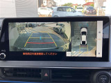 【全周囲モニター】フロント+サイド+バックにカメラが装着されています。車庫入れが苦手な方もこれがあれば安心ですね。