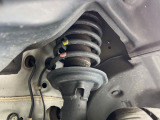 お車を安心してお乗りいただく為には、足回りの定期点検が欠かせません。サービスサポート(有償保証)では無料点検もご提供しており、安心のカーライフをお過ごしいただけるサポート体制が整っています。