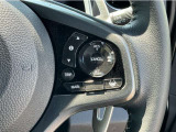 Hondaセンシングの機能のひとつ、アダプティブクルーズコントロール付!アクセルから足を離しても設定したスピードと前車との車間を保ち走行してくれます!車線維持もアシスト☆高速道路で疲労軽減ですね☆