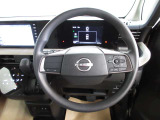 運転が楽しくなる明るく開放的な運転席まわりです。