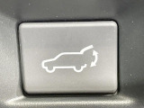 【パワーバックドア】スマートキーや運転席のボタンを押すだけでリアゲートが自動で開閉します!荷物を持っている時や、高い位置にあるバックドアを閉める際に便利な機能です♪