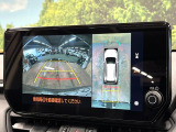 【パノラミックビューモニター】専用のカメラにより、上から見下ろしたような視点で360度クルマの周囲を確認することができます☆死角部分も確認しやすく、狭い場所での切り返しや駐車もスムーズに行えます。