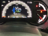視認性に優れたメーターを採用しており、走行中でも車速や情報が分かりやすく表示されます。運転時の視線移動をむりのない範囲に抑え、快適で安心感のあるドライブをサポートします。