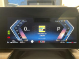 デジタルインフォメーションディスプレイ搭載。近未来感のあるコックピットに仕上がっております。