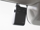 ◆ドライブレコーダー◆映像・音声などを記録する自動車用の装置です。 もしもの事故の際の記録はもちろん、旅行の際の思い出としてドライブの映像を楽しむことができます。