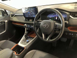 見通しのよいすっきりとした視界で、誰でも運転しやすいです。運転のしやすさは疲れにくさにも繋がりますよ♪