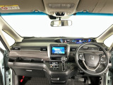 【前方視界】開放的な前方視界!運転がしやすく疲れにくいです♪窓が大きく、見通しがとっても良いおクルマですよ♪
