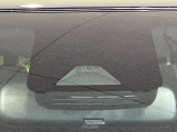 【トヨタセーフティセンス】走行中に前方の車両等を認識し、衝突しそうな時は警報とブレーキで衝突回避と被害軽減をアシスト。より安全にドライブをお楽しみいただけます。