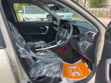 毎日過ごす運転席は要チェック。シートのへたり・擦れ、視界のイメージまで伝わる重要ポイント。
