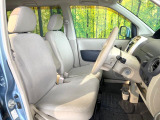 運転席シート廻りは使用感も少なく、良好な状態となっています。前オーナー様が丁寧に使っていたことがよくわかりますね。