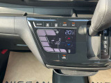タブレット端末のようなタッチパネル式のオートエアコン採用。凹凸のない滑らかな表面で操作感を高めています。