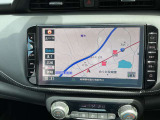 通信ユニット内蔵の日産純正9インチメモリーナビ(MM323D-L)装備、NissanConnectマイカーアプリ対応、オペレーター通話や音声対話検索、スマホアプリと連動などに対応した高機能ナビ。