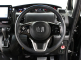【運転席まわり】Honda独自の設計思想に基づき、自然に手を伸ばした先に操作したいものがあるようレイアウトを追求 !