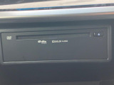 【CD/DVDデッキ】オプションのCD/DVDデッキを搭載。ディスプレイオーディオでエンタメをお楽しみいただけます。