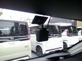 煽り運転対策もばっちりですよ♪万が一に備えてナビ連動型の前後ドラレコも完備しておりますので万が一の際にも安心ですよ♪