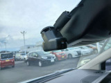日産純正ドライブレコーダーで高精細な映像を記録できます。