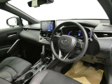 高いホールド性で運転姿勢が安定します。長距離ドライブでも疲れにくいのが魅力です。快適なドライビングライフをお送りください♪