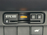 【ETC2.0(DSRC)】ETCカードを挿入すれば料金所はノンストップで通過できます。ETC限定の割引や、高速道路の情報提供サービスを利用できます。