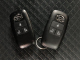 電子カードキーを携帯していれば、ドアハンドルやバックドアのリクエストスイッチを押すだけでドアの施錠・解錠が出来ます♪もちろん 遠隔操作も可能です!盗難防止のイモビライザー機能装備ですよ ☆