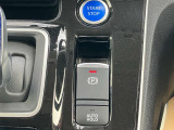 電動パーキングブレーキ装備!また、オートブレーキホールド機能もありますので、停車時ブレーキペダルから足を離してもブレーキ力を保持しているので動き出しません。(アクセルペダルを踏むと解除され発進します)