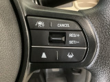【アダプティブ・クルーズ・コントロール】予め設定した車速内でクルマが自動的に加減速。 前走車との適切な車間距離を維持しながら追従走行し、高速道路でのドライバーの疲労を軽減してくれる嬉しい機能付♪