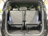 普段のお買い物や通勤、送迎等に十分な荷室スペースを確保しております。セカンドシートを倒すと、大きな荷物の積載も可能です♪
