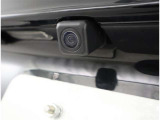 バックカメラが付いているので後方確認が非常にしやすいです。今や運転初心者も熟練者も必須装備!ついていて損はないですね♪