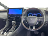 高いホールド性で運転姿勢が安定します。長距離ドライブでも疲れにくいのが魅力です。快適なドライビングライフをお送りください♪