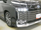 LEDヘッドライトです。デザイン性がよくとても明るいので、夜間の走行や悪天候でも安心です。しかも長寿命!