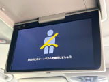 【フリップダウンモニター】大画面モニターで後席でもエンタメをお楽しみいただけます。小さなお子様にも大人気の装備です♪
