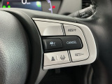 【アダプティブ・クルーズ・コントロール】予め設定した車速内でクルマが自動的に加減速。 前走車との適切な車間距離を維持しながら追従走行し、高速道路でのドライバーの疲労を軽減してくれる嬉しい機能付♪