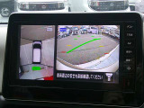 【アラウンドビューモニター】空から見下ろした映像がナビ画面にて確認可能です。駐車もラクラクですよ♪