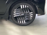 純正のアルミホイールで外観もかっこよく、燃費向上にも一役かっていますよ