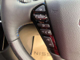 ステアリングスイッチ付きのハンドル!運転に支障をきたすことなくナビ操作が可能です!!