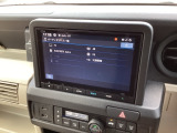 HondaCONNECT対応の便利なナビディスプレー。お持ちのスマートフォンと連携して、ナビやBluetoothでの音楽再生が可能です。デザインはもちろん、操作性も良好です。