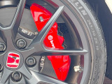 【ブレンボ製キャリパー】ハイパワー車両には強力なブレーキが必須!世界のスーパーカーにも採用されるイタリアの高級メーカー「ブレンボ」を装着!色鮮やかなキャリパーがスポーティな印象を引き立てます♪