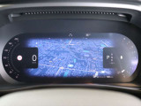 メーターは全面が液晶ディスプレイとなっております またメーター中央のスペースはナビ画面を映すなど、多機能な表示をすることができます
