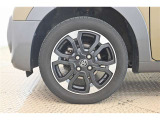 純正なので車に似合うデザインになっていますね。スタッドレスタイヤもご相談下さい。