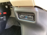 ビルトインタイプの【ETC】で見た目もスッキリ。高速道路の利用にとても便利です。