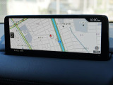 マツダコネクトの10.25インチワイドセンターディスプレイです。『Android Auto』『Apple CarPlay』や独自のコネクテッドサービスに対応したインターフェイスシステムです。