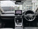 【運転席・インパネまわり】ハンドル・シート・フロアーなど隅々までプロによるクリーニング済み☆彡キレイな車内でドライブが一層快適にお楽しみいただけます!!