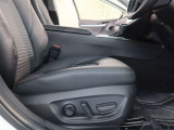 パワーシート搭載。微妙な調整が手軽にでき、ピッタリなポジションで運転することが可能です。