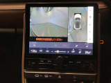 レクサスのお車はすべてバックモニターを標準装備。駐車時のご不安を解消する、パノラミックビューモニターも装備しています。