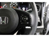 Hondaセンシングの機能のひとつ、アダプティブクルーズコントロール付!アクセルから足を離しても設定したスピードと前車との車間を保ち走行してくれます!車線維持もアシスト☆高速道路で疲労軽減ですね☆