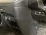 自社整備工場で点検整備をおこなってからお渡ししています。車検が残っている場合は『12ヶ月点検整備』を、車検整備付きの場合は『車検整備』をおこないます。整備費用は車両本体価格に含まれています。