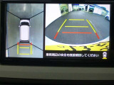 安心のバックモニター付き。