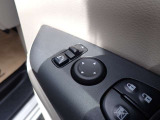 電動格納式ドアミラーですので運転席からミラーが調節できます!