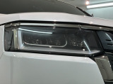 LEDヘッドライトは、点灯の瞬間から最大光量を発揮し、突然暗くなるトンネルなどでの安定感を高めます。